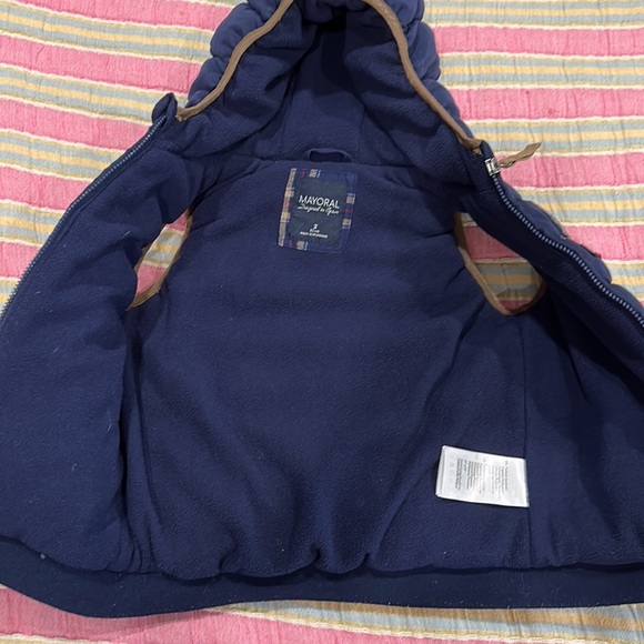 Warm Puffer Vest - Picture 4 of 6